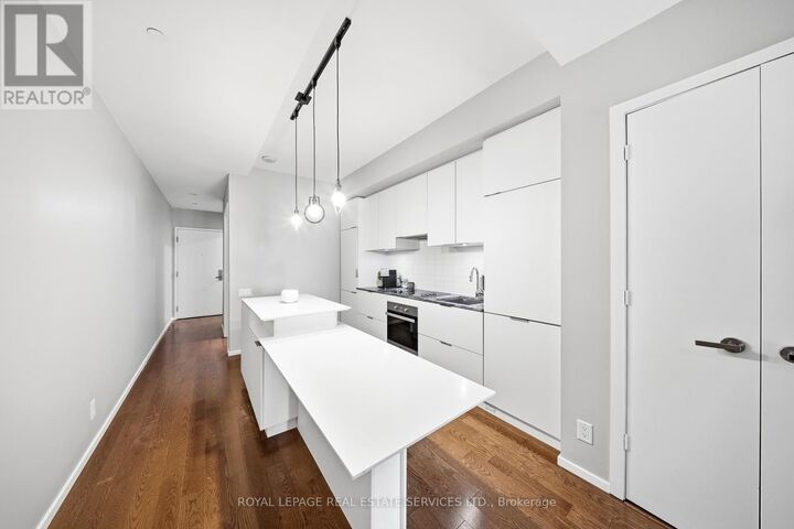 Property Photo:  5 St Joseph Street 208  ON M4Y 0B6 