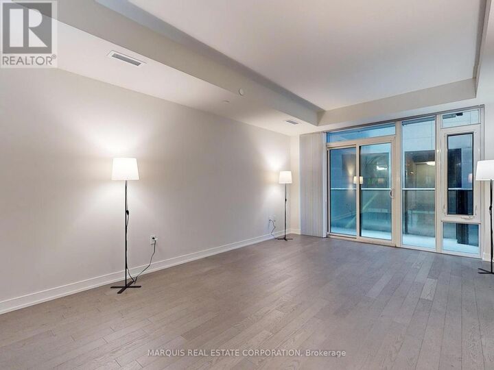 Property Photo:  330 Richmond Street West  ON M5V 0M4 