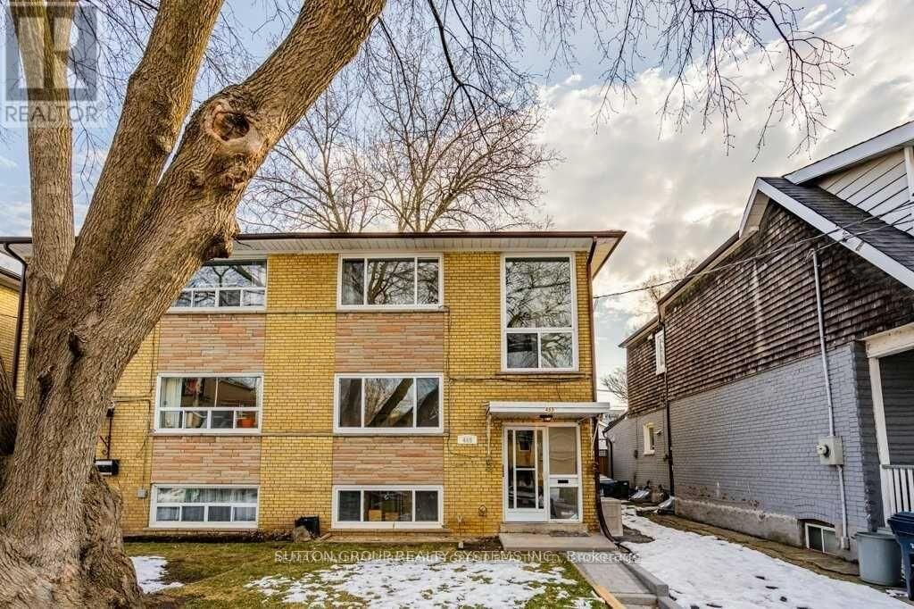 Property Photo:  465 Ashdale Avenue 2  ON M4L 2Z3 