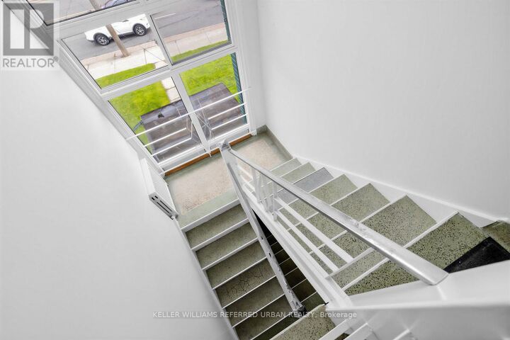 Property Photo:  3867 Bathurst Street  ON M3H 3N4 