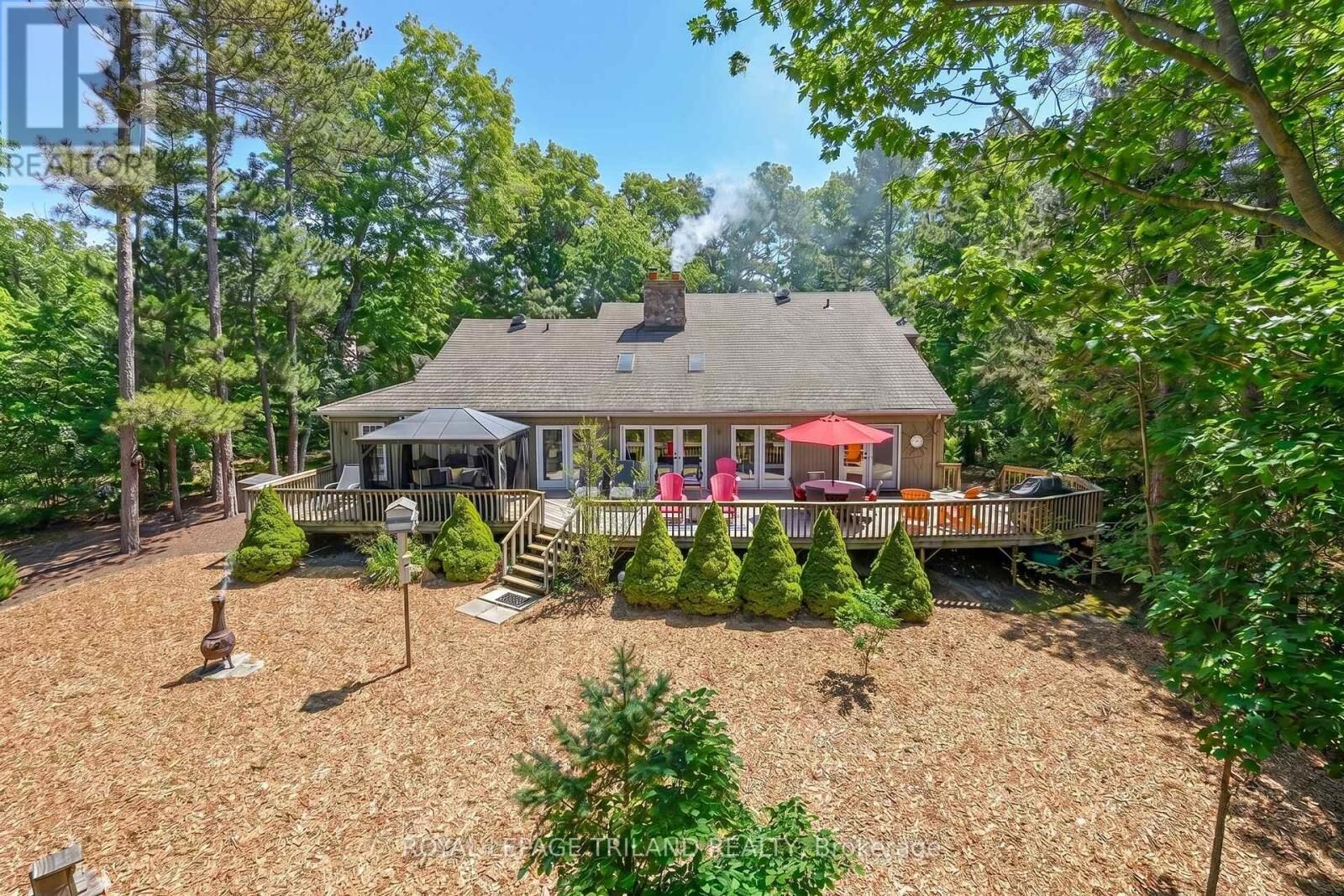 Property Photo:  10441 Pinetree Drive  ON N0M 1T0 