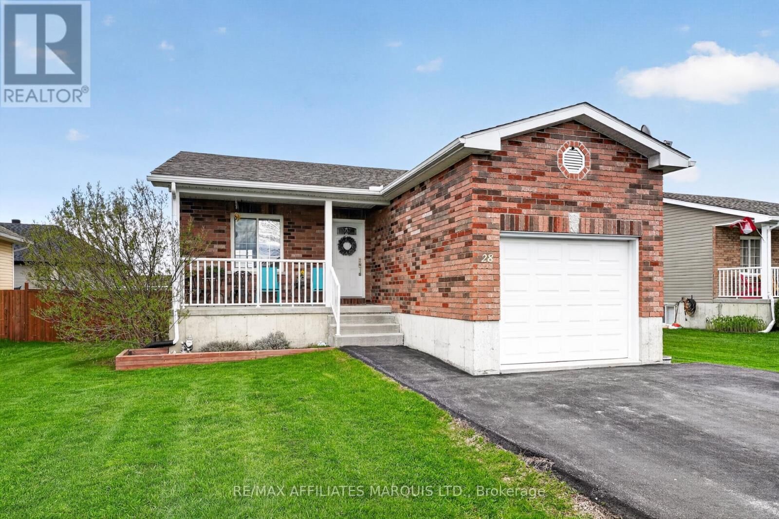 Property Photo:  28 Cherry Avenue  ON K0C 1P0 