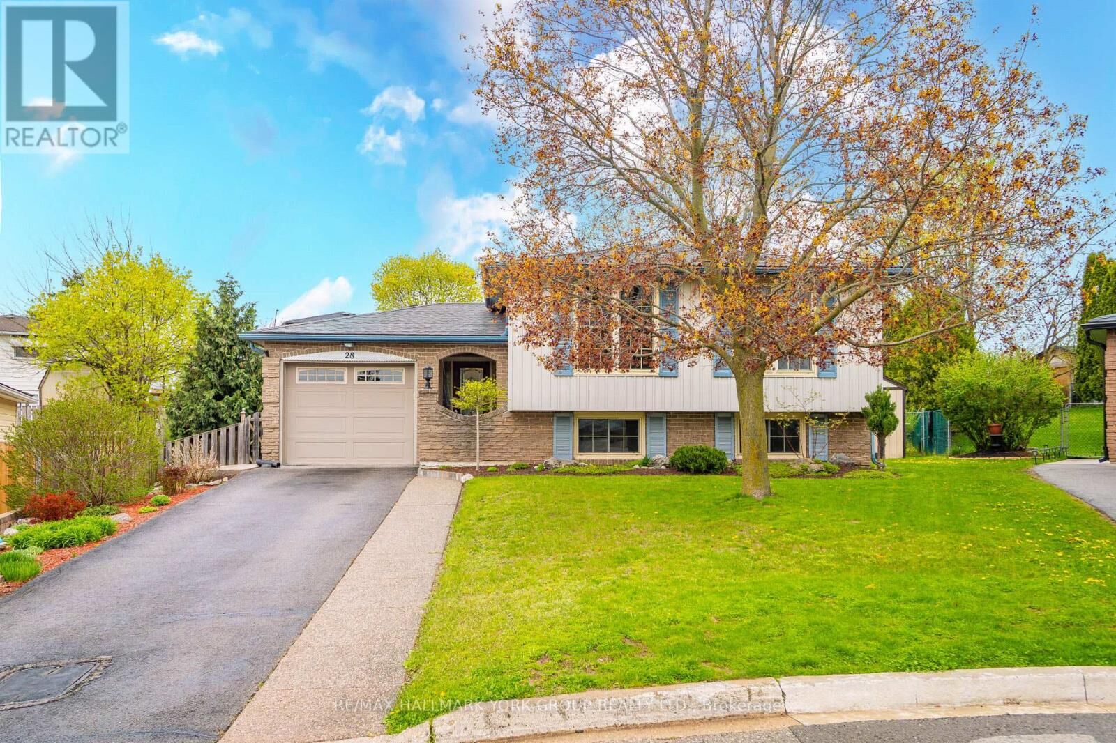 Property Photo:  28 Rudi Court  ON N3C 3B5 
