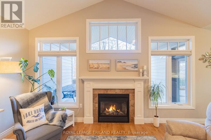 Property Photo:  19 Erin Place  ON N0M 1T0 