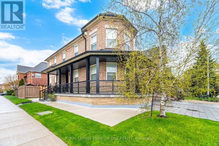 Property Photo:  2 Hollywood Hill Circle  ON L4H 2P7 