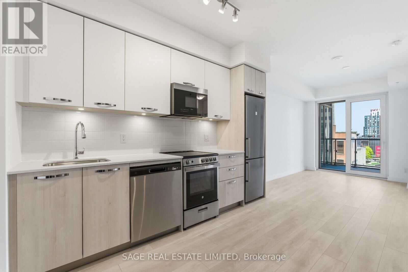 Property Photo:  75 James Street South 711  ON L8P 2Y9 
