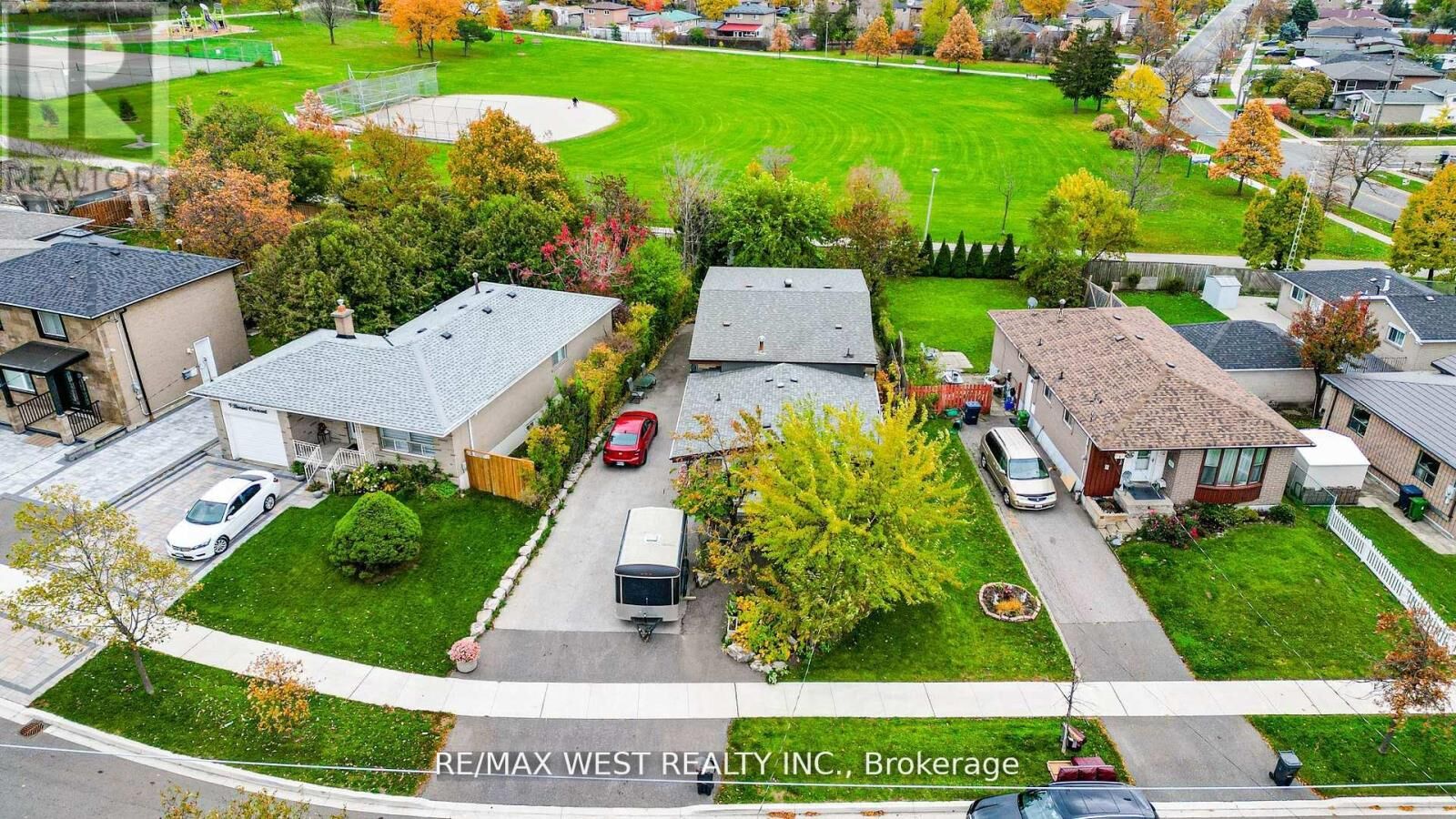 Property Photo:  7 Bimini Crescent  ON M3N 1S1 