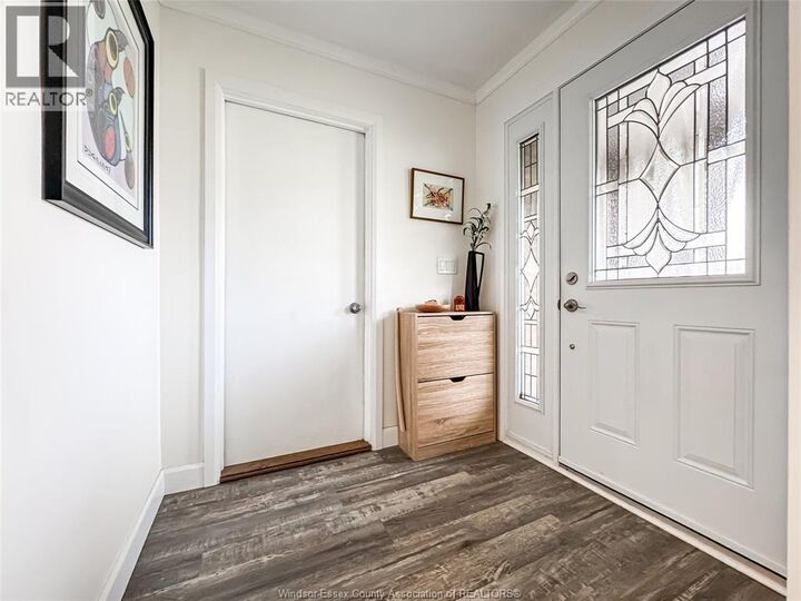 Property Photo:  276 Fairway Cres  ON N8N 2Z2 