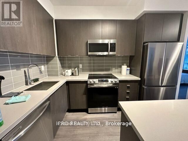 Property Photo:  4655 Metcalfe Avenue 1105  ON L5M 0Z7 
