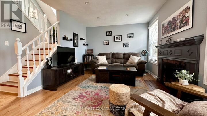 Property Photo:  15 Chancton Crescent  ON N6E 2Y5 