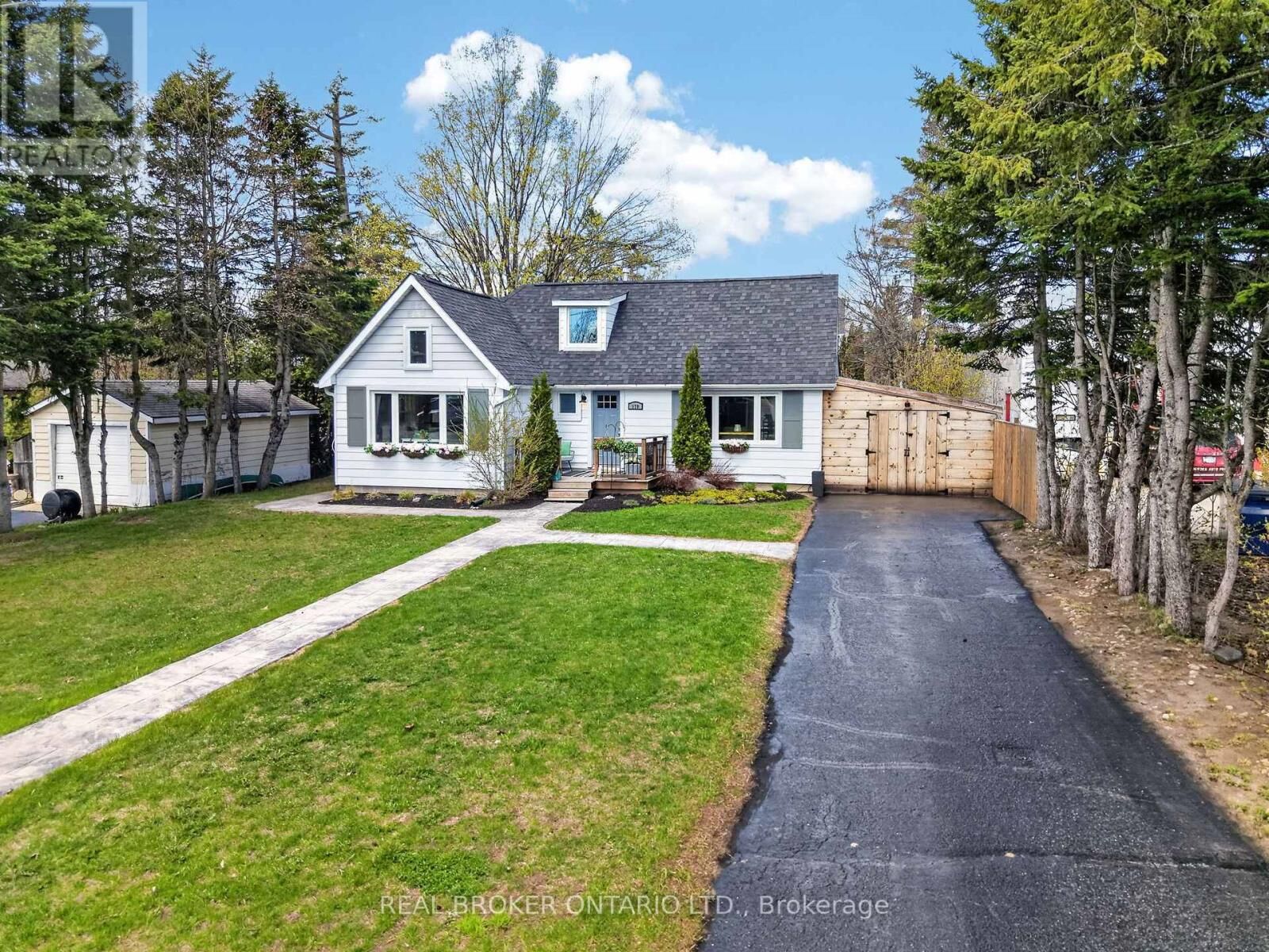 Property Photo:  170 George Street  ON P1P 1E7 