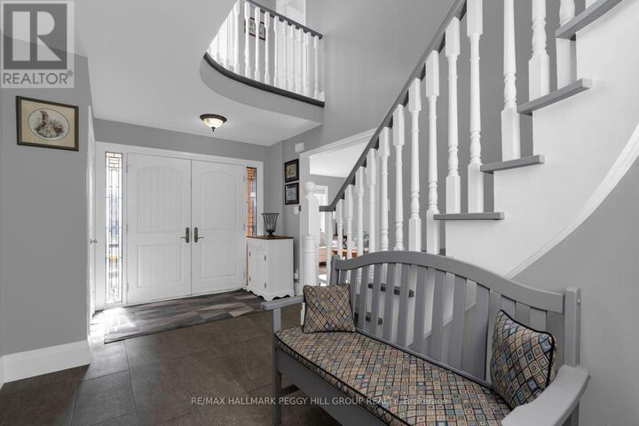 Property Photo:  142 Ferndale Drive South  ON L4N 6Y6 