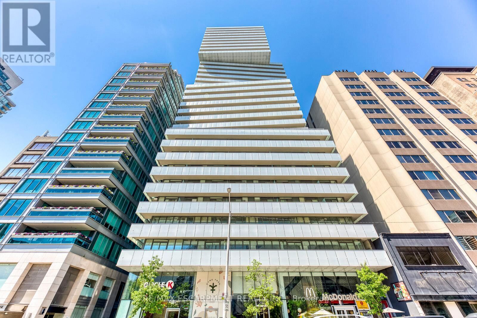 Property Photo:  200 Bloor Street West 2504  ON M5S 1T8 