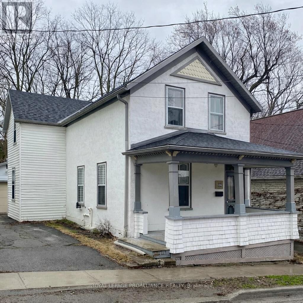 Property Photo:  37 Orchard Street  ON K6V 2J6 