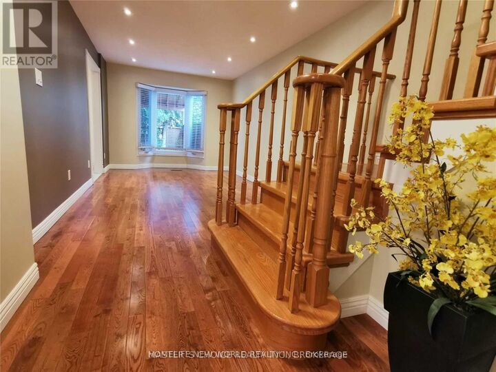 Property Photo:  209 Winding Lane  ON L4J 5J6 