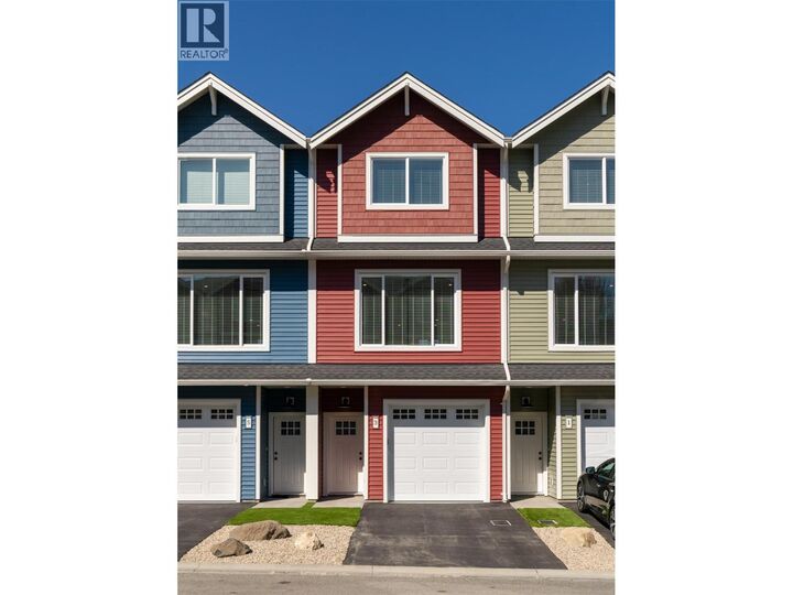 Property Photo:  1910 11 Avenue Northeast 3  BC V1E 2V5 