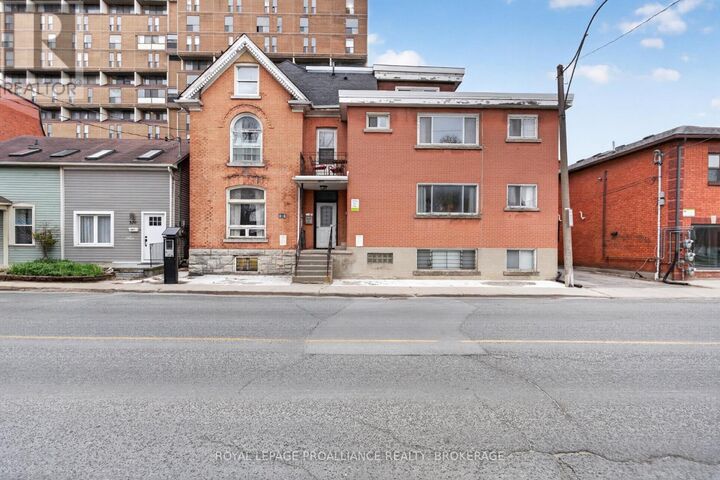 Property Photo:  322 Queen Street  ON K7K 1B8 