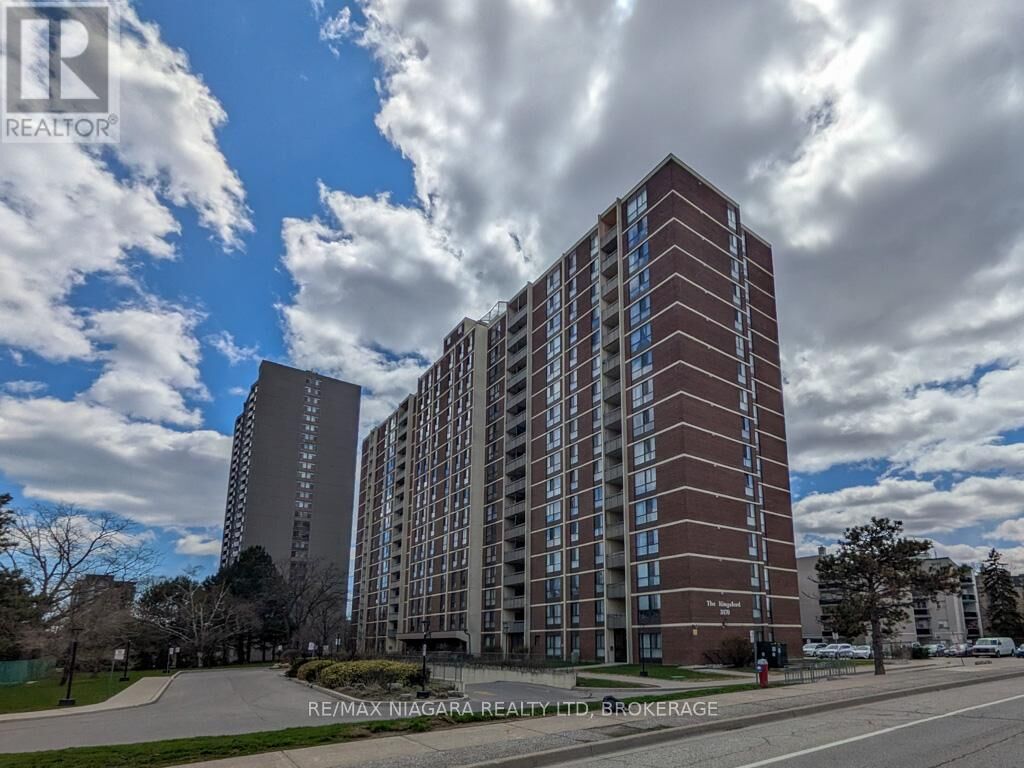 Property Photo:  3170 Kirwin Avenue 301  ON L5A 3R1 