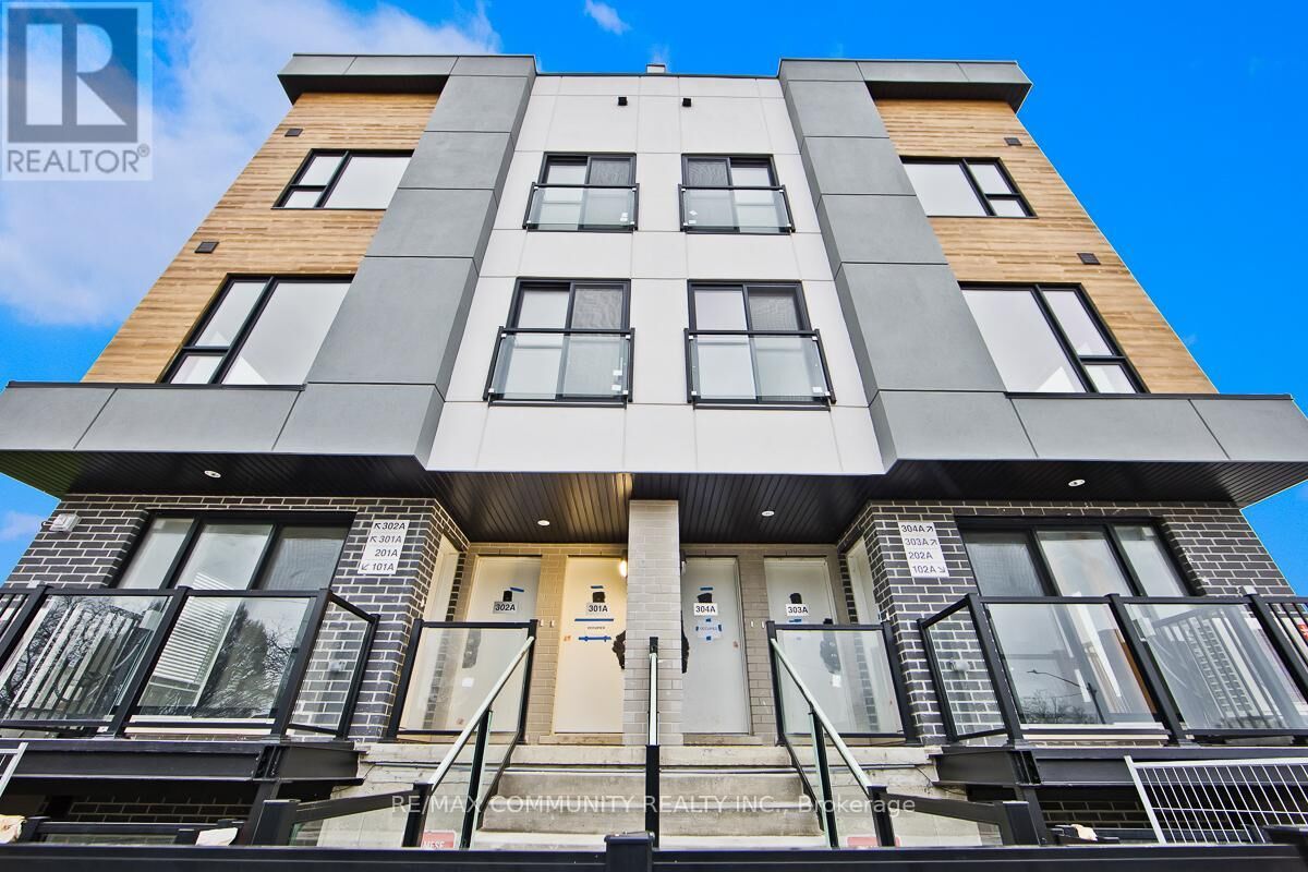 Property Photo:  16 Melbourne Avenue 303A  ON L2P 3J8 