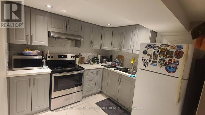 Property Photo:  3 Erindale Crescent Basement  ON L6W 1B4 
