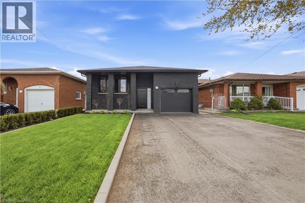 Property Photo:  146 Kenora Avenue  ON L8E 3N7 
