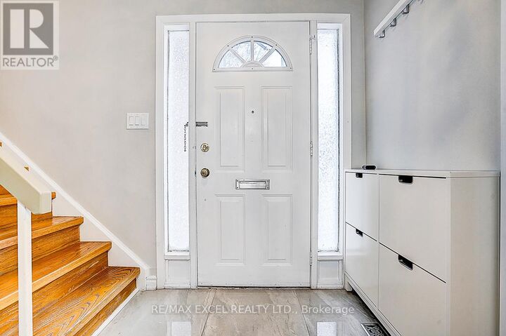 Property Photo:  28 Holsworthy Crescent  ON L3T 4C6 
