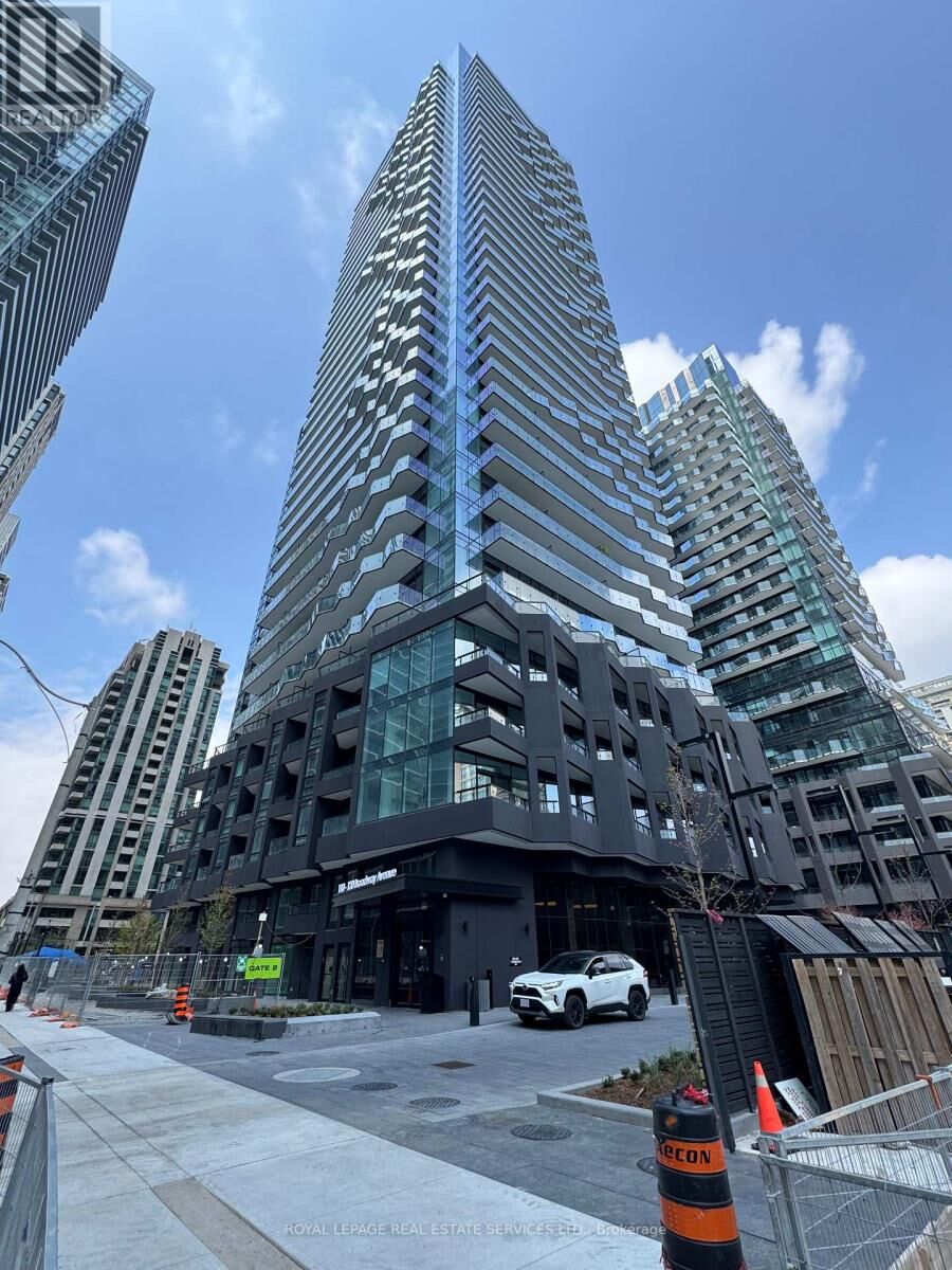 Property Photo:  110 Broadway Avenue 2809  ON M4P 1V7 