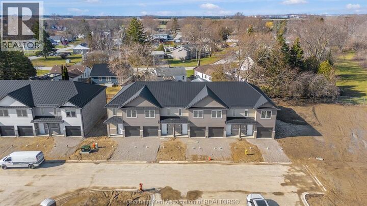 Property Photo:  17 Magnolia Lane  ON N7M 0W7 