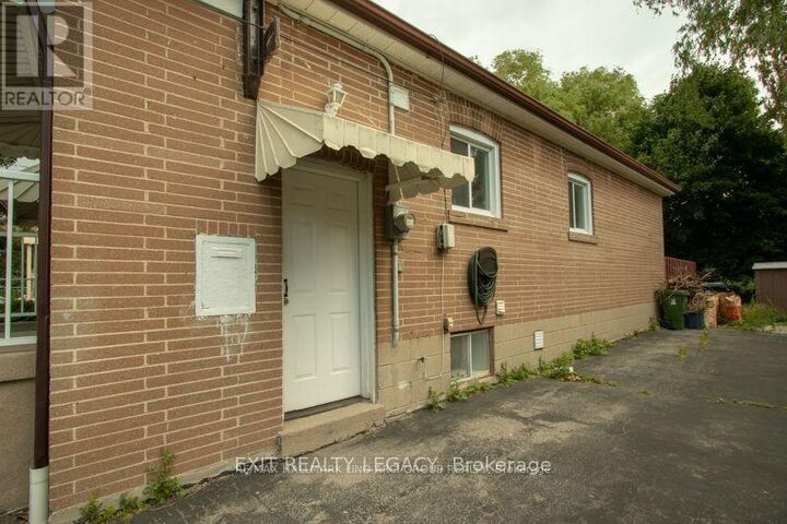 Property Photo:  183 Ellington Drive  ON M1R 3Y2 