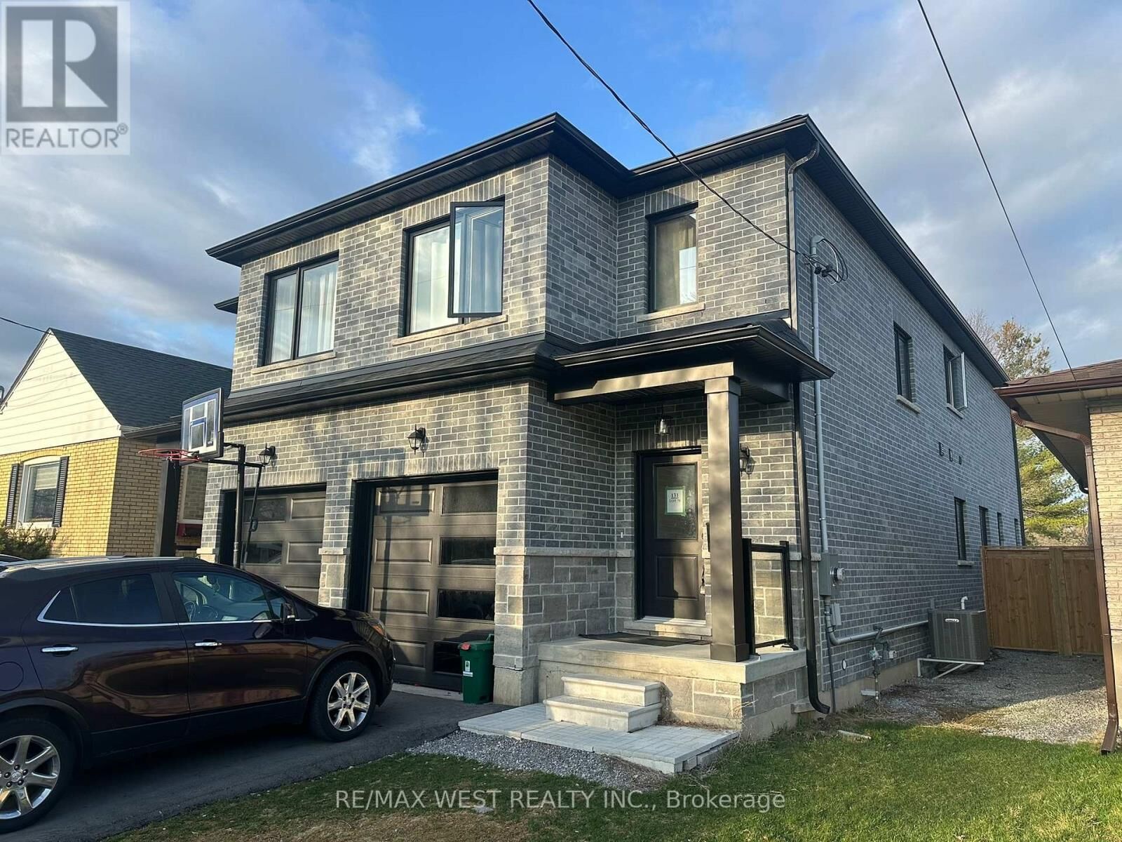 Property Photo:  131 Guelph Street  ON L1H 6H8 
