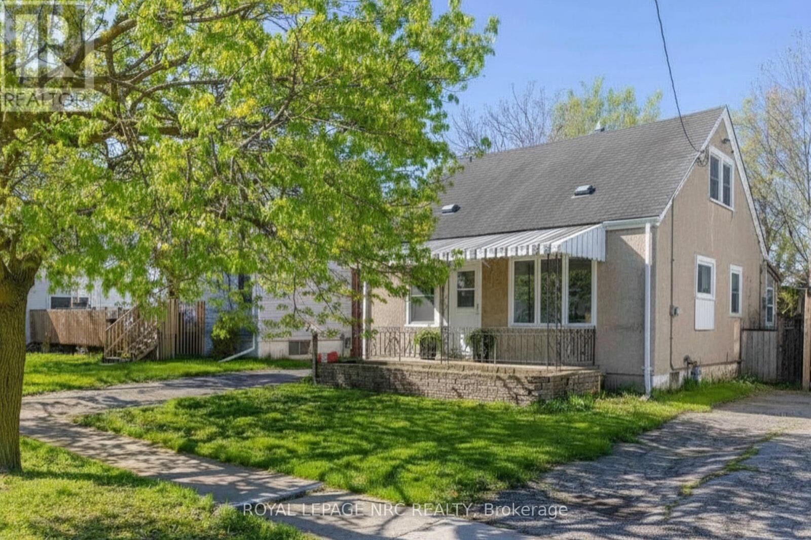 Property Photo:  41 Plymouth Avenue  ON L2R 2X8 