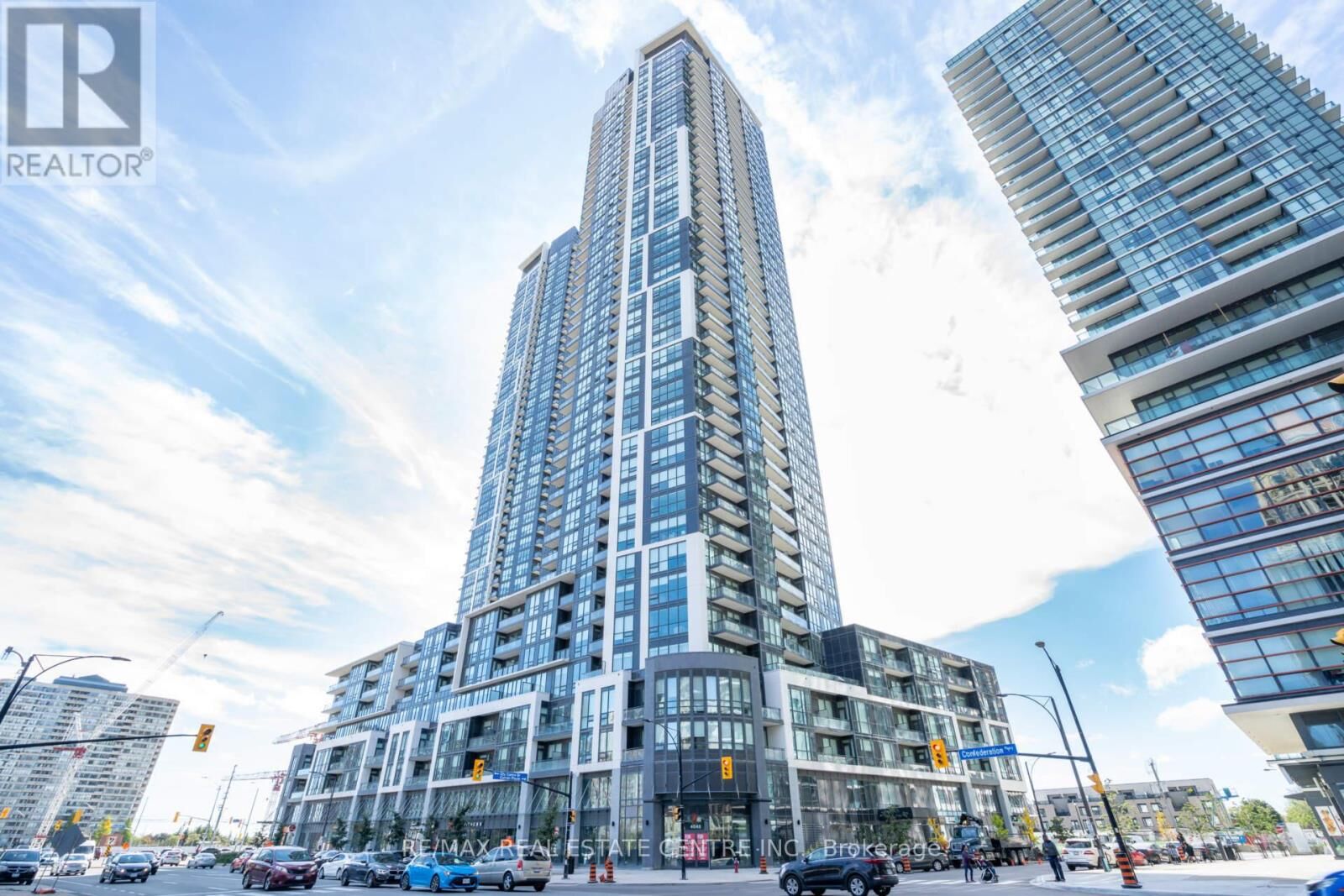 Property Photo:  510 Curran Place 1208  ON L5B 0J8 