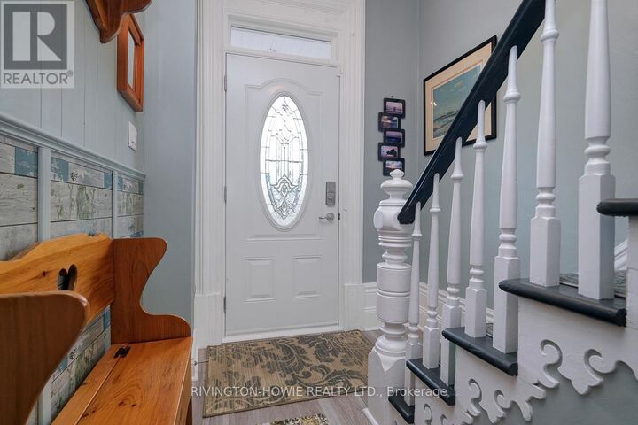 Property Photo:  260 Wellington Street  ON K0J 1T0 