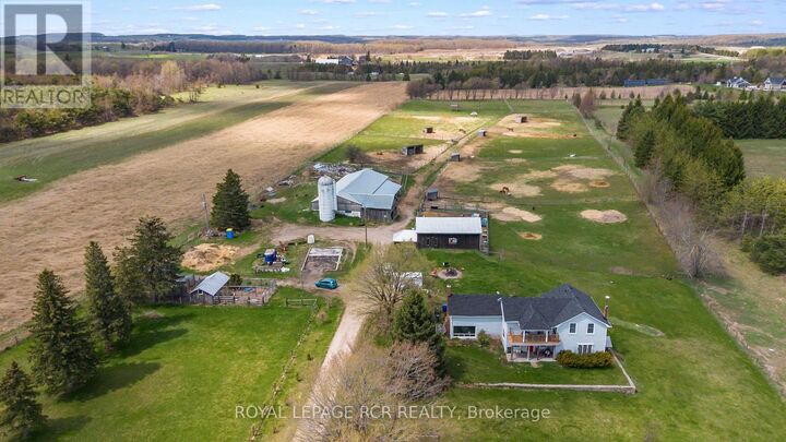 Property Photo:  487233 30 Sideroad  ON L9V 1G9 
