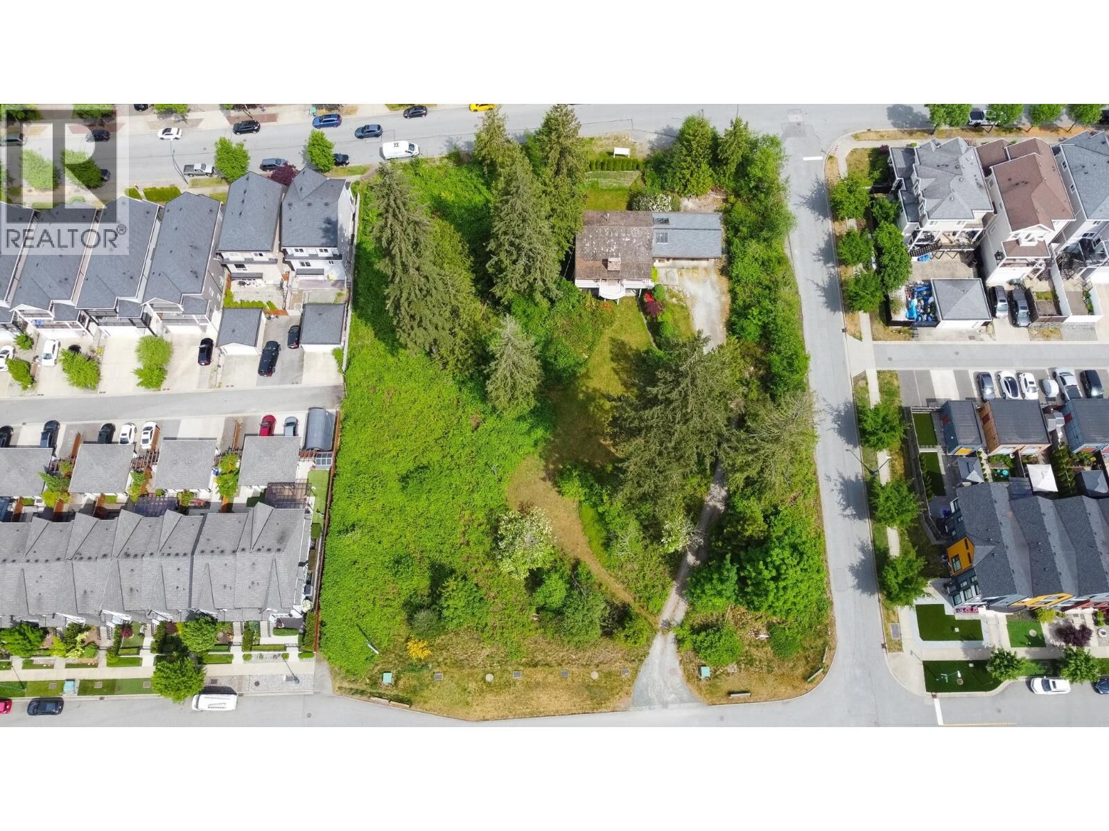 Property Photo:  3417 East Roxton Ave Avenue  BC V3B 7M9 
