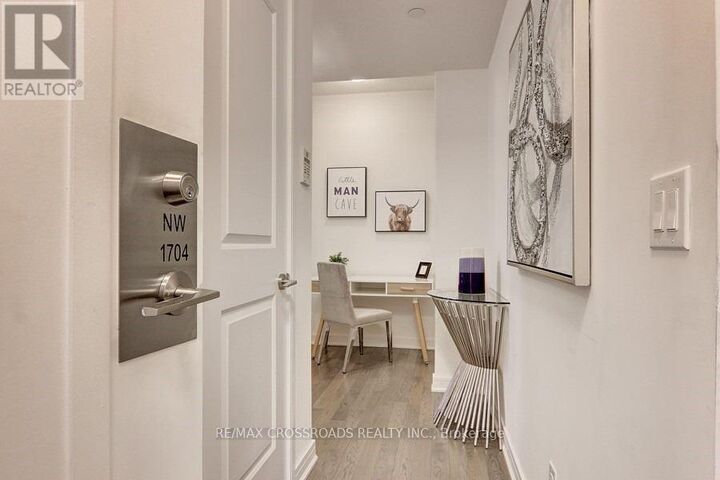 Property Photo:  9201 Yonge Street 1704  ON L4C 6Z2 