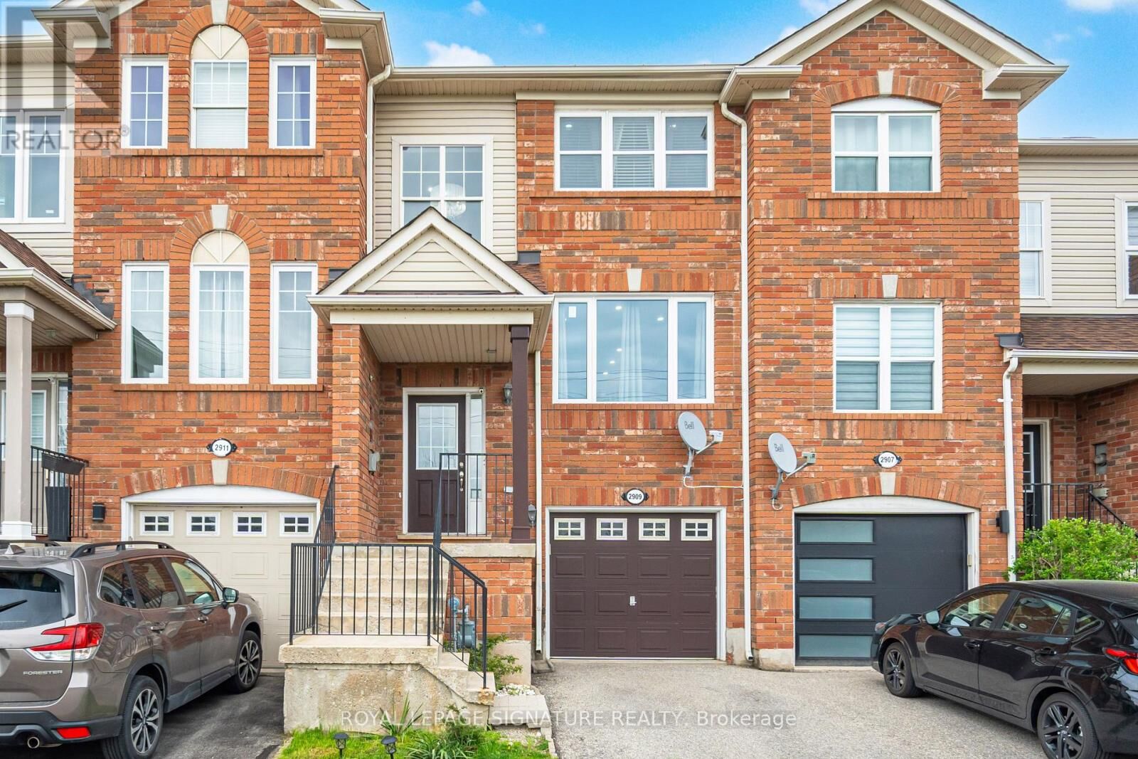 Property Photo:  2909 Garnethill Way  ON L6M 5E9 