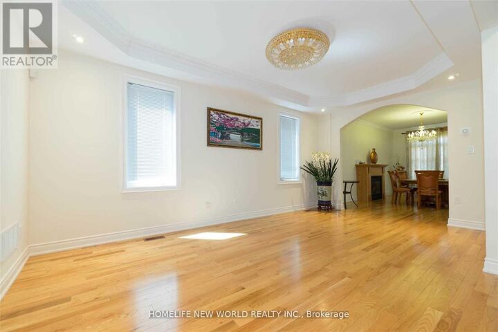 Property Photo:  18 Danpatrick Drive  ON L4S 2S7 