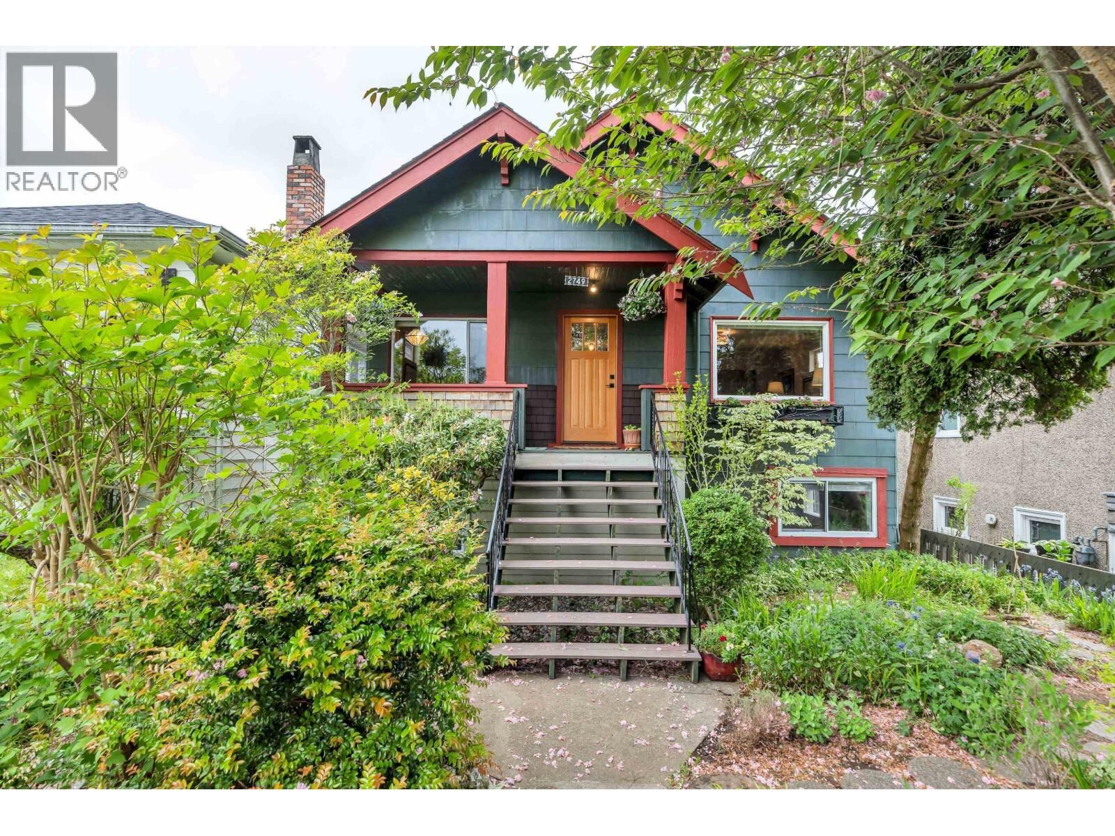 Property Photo:  2749 Triumph Street  BC V5K 1T3 
