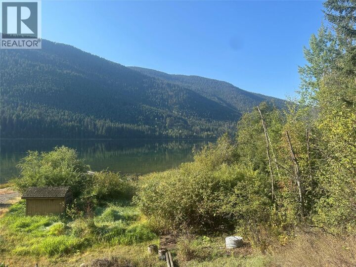 Property Photo:  2236 Ojibway Road  BC V2H 1P9 