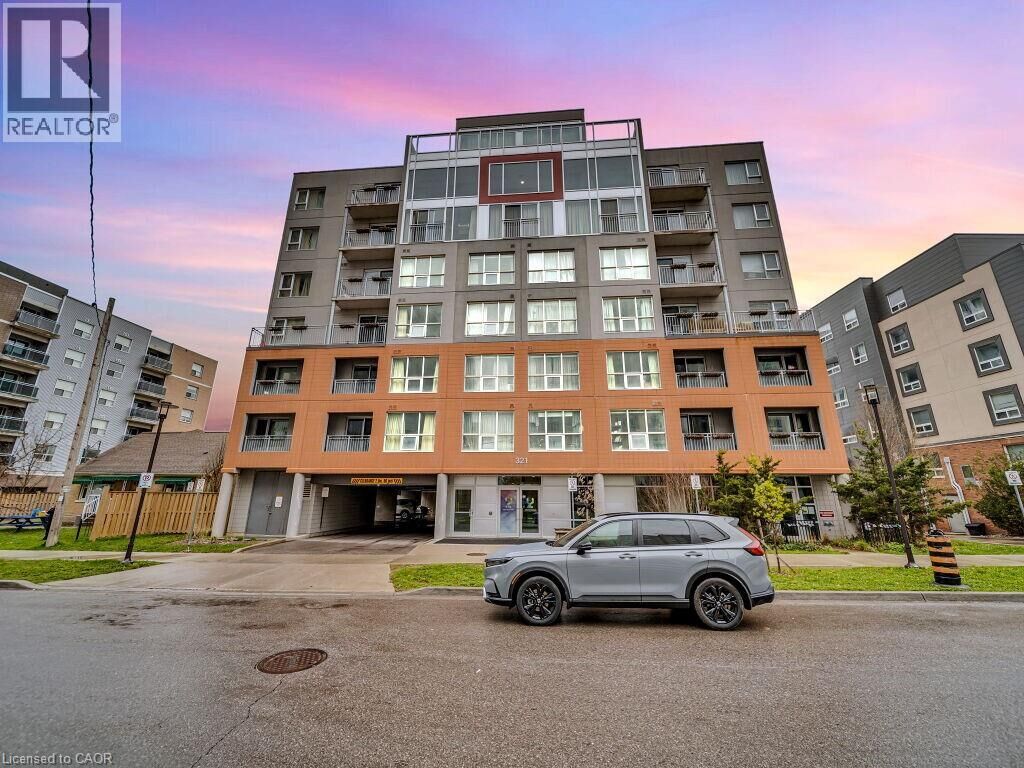Property Photo:  321 Spruce Street 608  ON N2L 0G4 