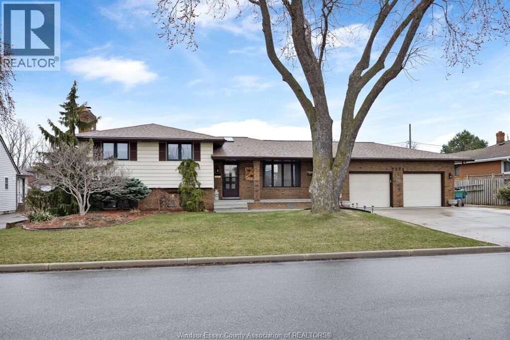Property Photo:  2374 Randolph Avenue  ON N8E 3X4 