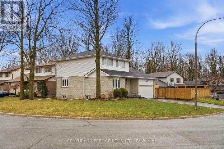 Property Photo:  1853 Mapleridge Drive  ON K9K 1R1 