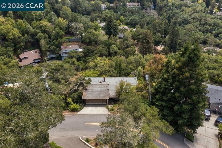 Property Photo:  126 La Espiral  CA 94563 