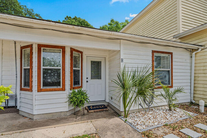 Property Photo: 13 NW Cape Drive Apt B FL 32548