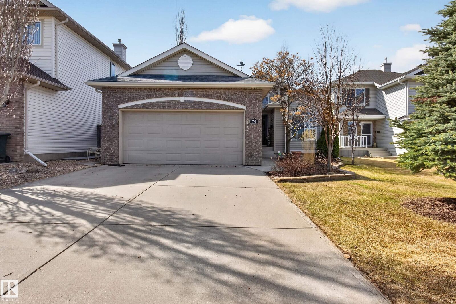 Property Photo:  74 Highgrove Crescent  AB T8A 6J9 