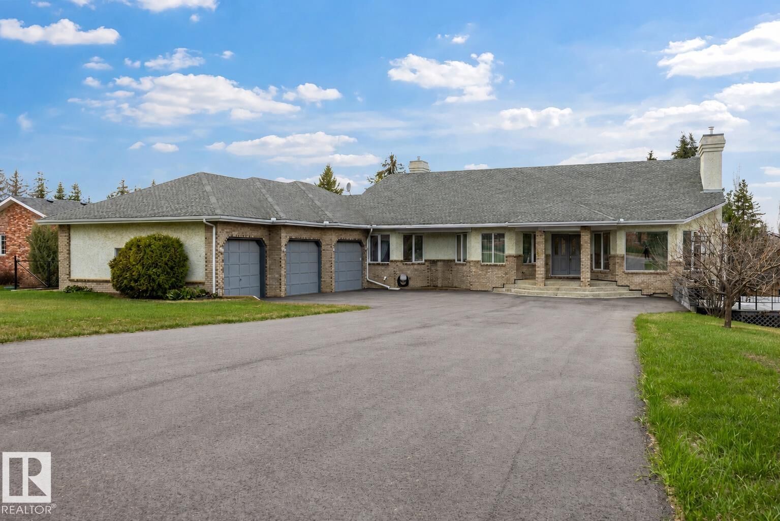 Property Photo:  60 Sturgeon View Crescent  AB T8N 1M9 