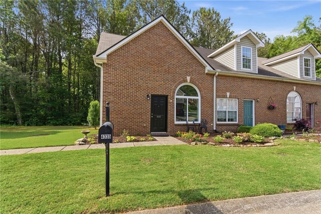 Property Photo: 4335 Maple Valley Drive GA 30040