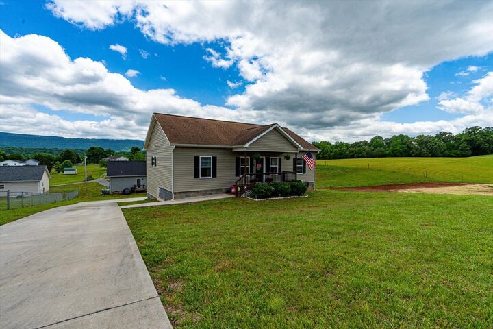 Property Photo:  165 Rena Drive  TN 37397 