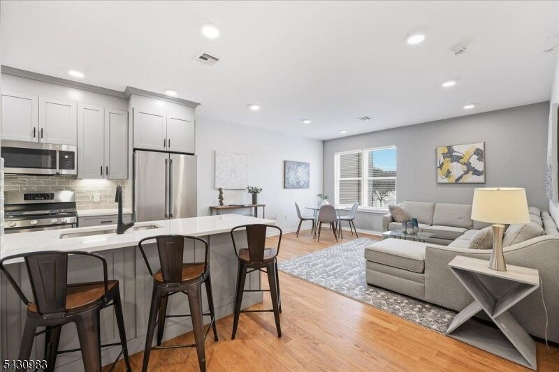 Property Photo:  660 Bloomfield Ave 405  NJ 07003 